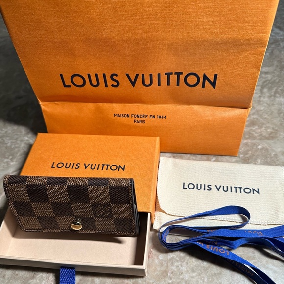 ***SOLD***Louis Vuitton Key Holder in Damier Ebene - Picture 1 of 10